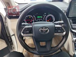 تۆیۆتا لاند کروزەر